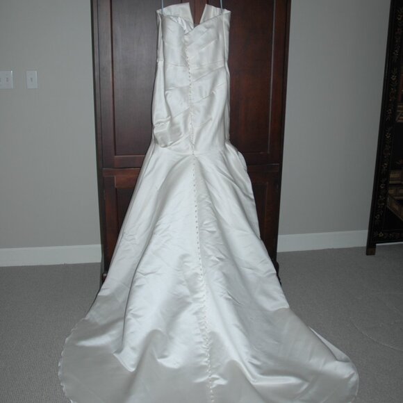 Brand New Wedding Dress - Heidi Elnora Atelier Metta Renae - Picture 3 of 8